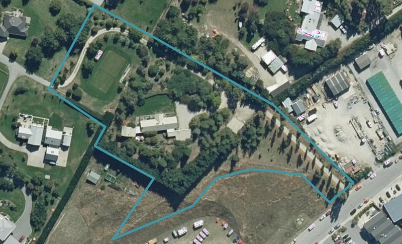 22 Gordon Road, Wānaka - Carousel 1