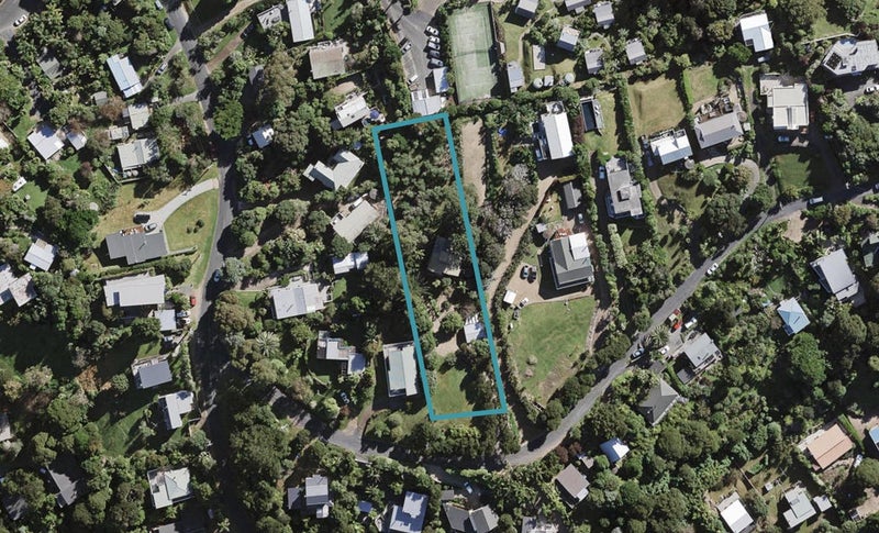 4 Giles Road, Ostend, Waiheke Island - Carousel 1