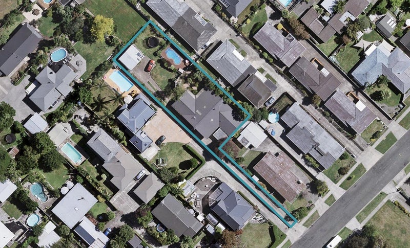 16 Bowling Road, Greenmeadows, Napier - Carousel 1