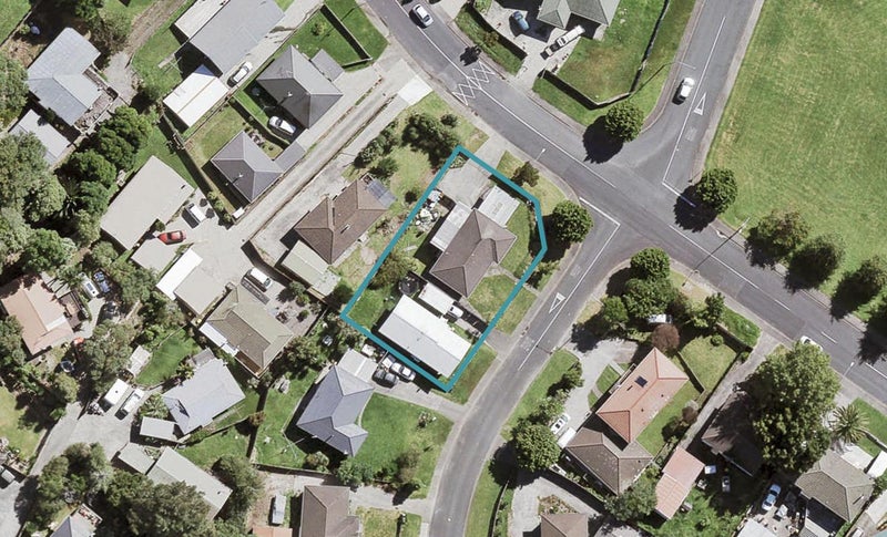 1 Andelko Place, Henderson, Auckland - Carousel 1