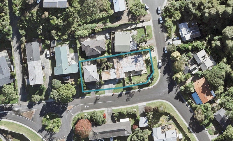 1/1 Reynolds Place, Torbay, Auckland - Carousel 1