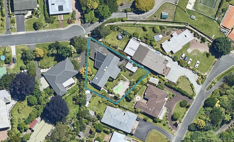 9 Vista Place, Kawaha Point, Rotorua - Carousel 1
