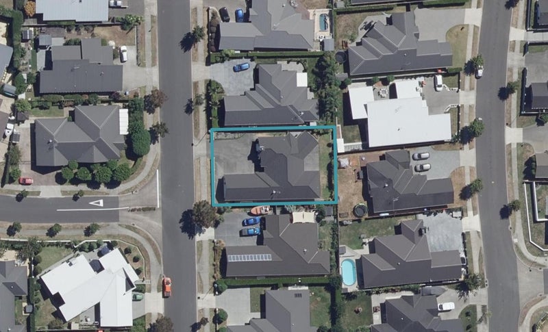 101 Huntington Drive, Huntington, Hamilton - Carousel 1