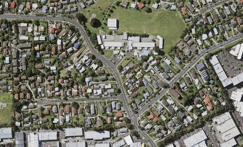86 Target Road, Totara Vale, Auckland - Carousel 1