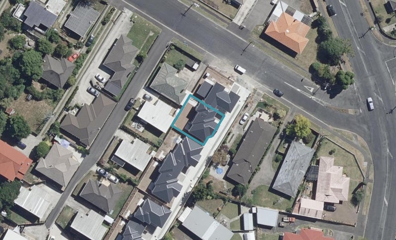1/7 Carey Street, Maeroa, Hamilton - Carousel 1