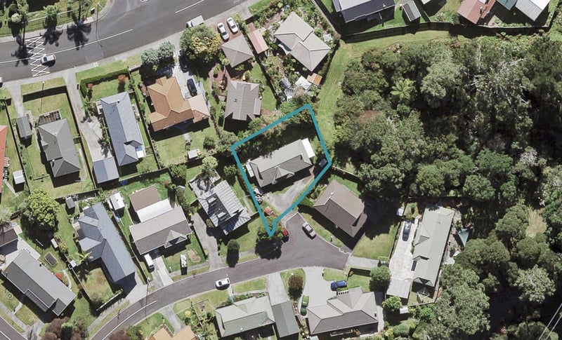 10 Wyatt Place, Glendene, Auckland - Carousel 1