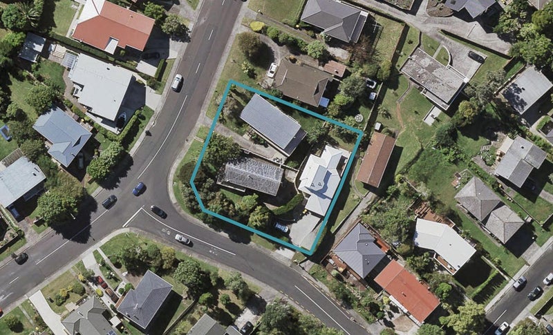 2/31 Juniper Road, Sunnynook, Auckland - Carousel 1