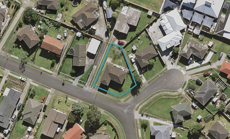 19 Chadwick Crescent, Mangere East, Auckland - Carousel 1