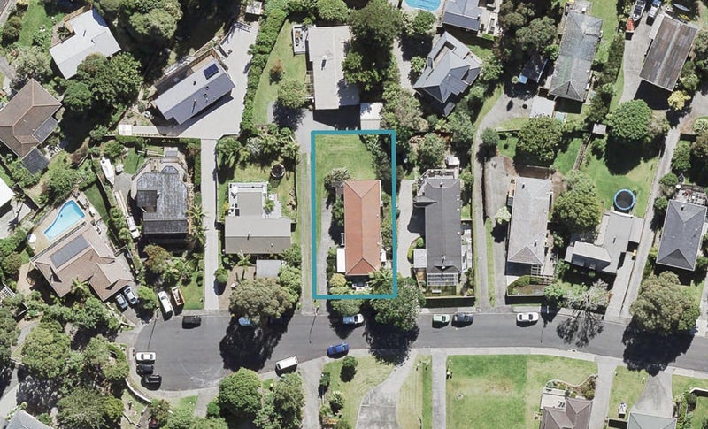 2/31 Mayall Avenue, Beach Haven, Auckland - Carousel 1