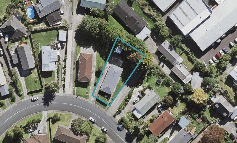 1/33 Velma Road, Hillcrest, Auckland - Carousel 1