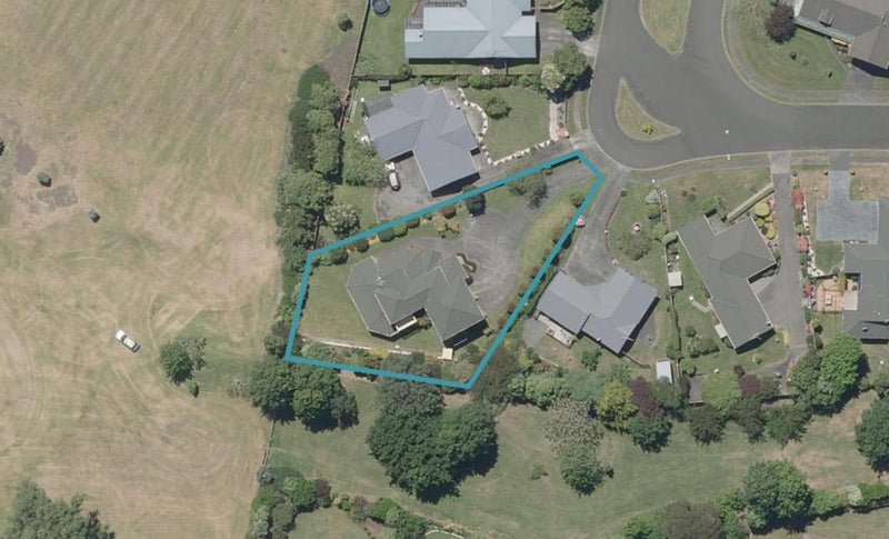 19 Holdsworth Drive, Otamatea, Whanganui - Carousel 1