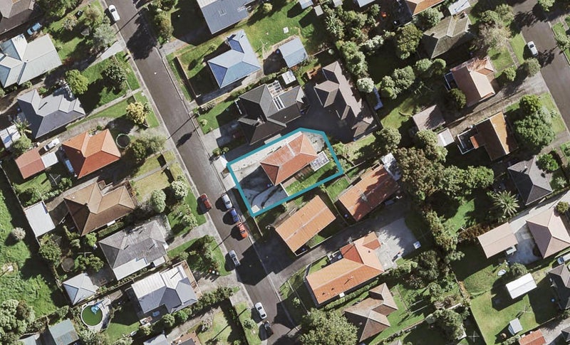 13 Laurel Street, Mount Albert, Auckland - Carousel 1