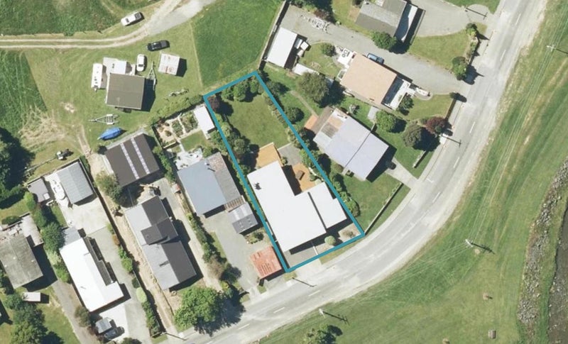 26 Beach Road, Waikawa, Picton - Carousel 1