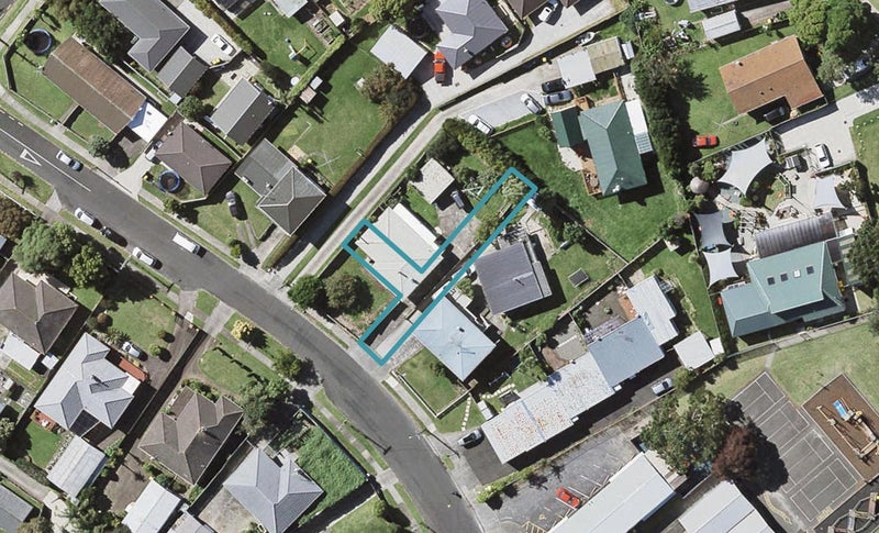 10B Swan Crescent, Pakuranga, Auckland - Carousel 1