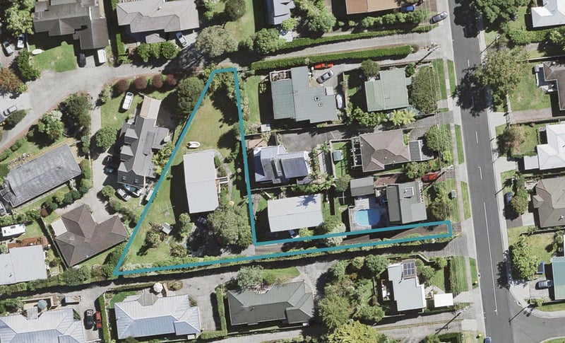 67 Konini Road, Titirangi, Auckland - Carousel 1