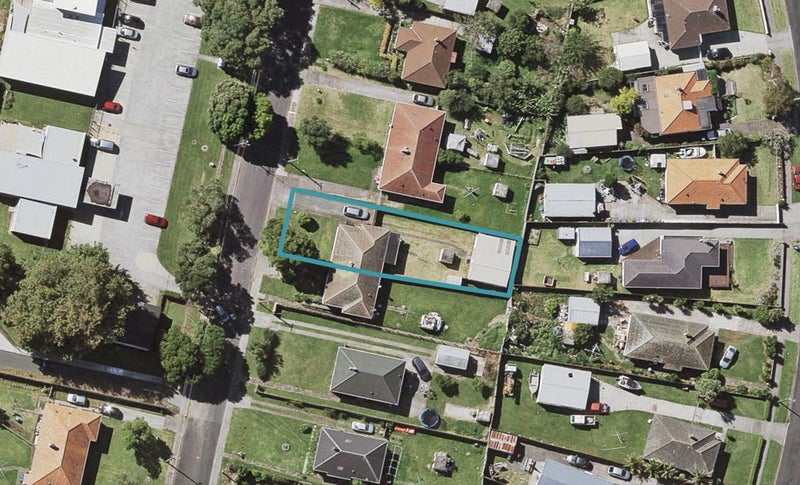 18 Benghazi Road, Panmure, Auckland - Carousel 1