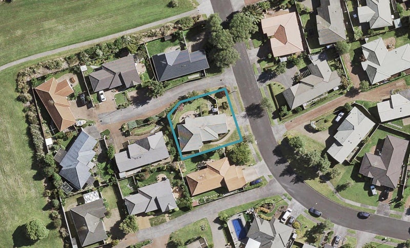 44 Sheriff Place, Randwick Park, Auckland - Carousel 1