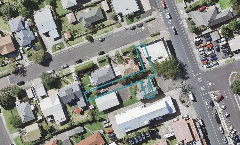1/1 Egremont Street, Belmont, North Shore City - Carousel 1