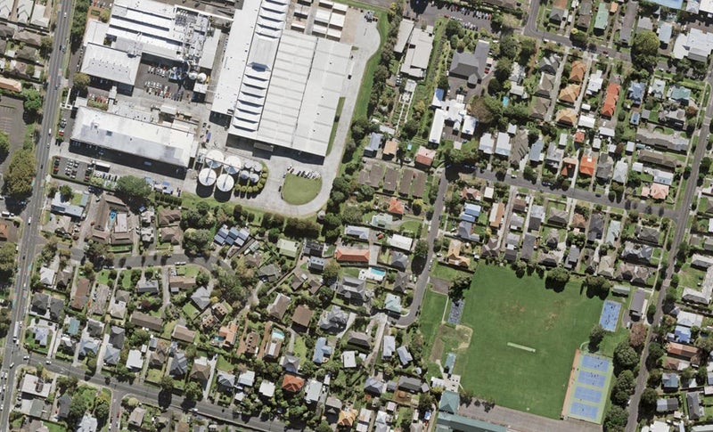 9/10 Boyd Avenue, Royal Oak, Auckland - Carousel 1