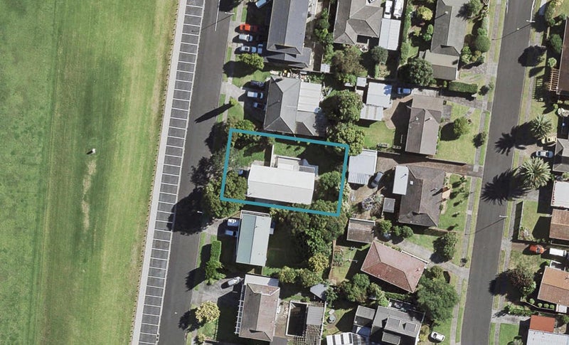 31 Domain Road, Weymouth, Auckland - Carousel 1