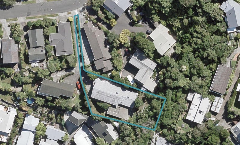 18 Summit Road, Fairfield, Lower Hutt - Carousel 1