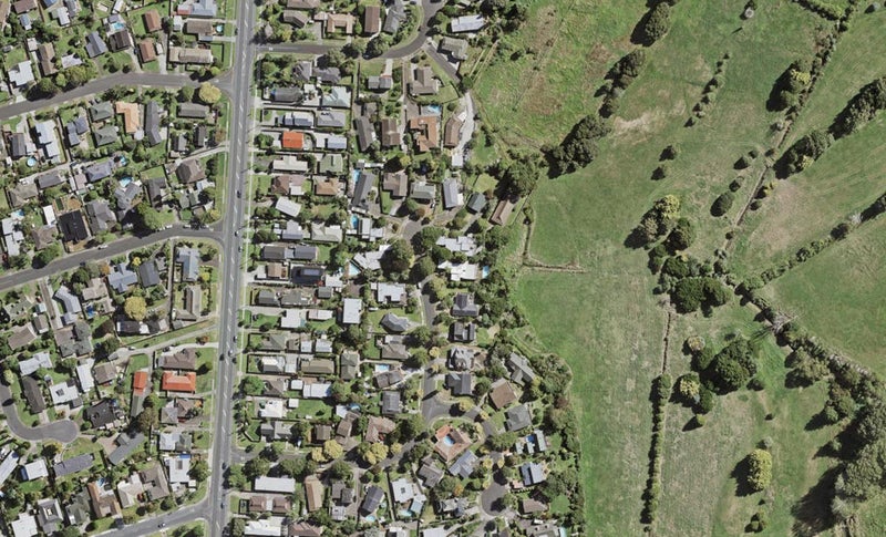 25 Coulthard Terrace, Opaheke, Papakura - Carousel 1
