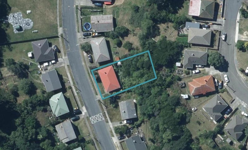 206 Sievers Grove, Cannons Creek, Porirua - Carousel 1