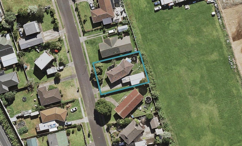 8 Ashmore Place, Favona, Auckland - Carousel 1