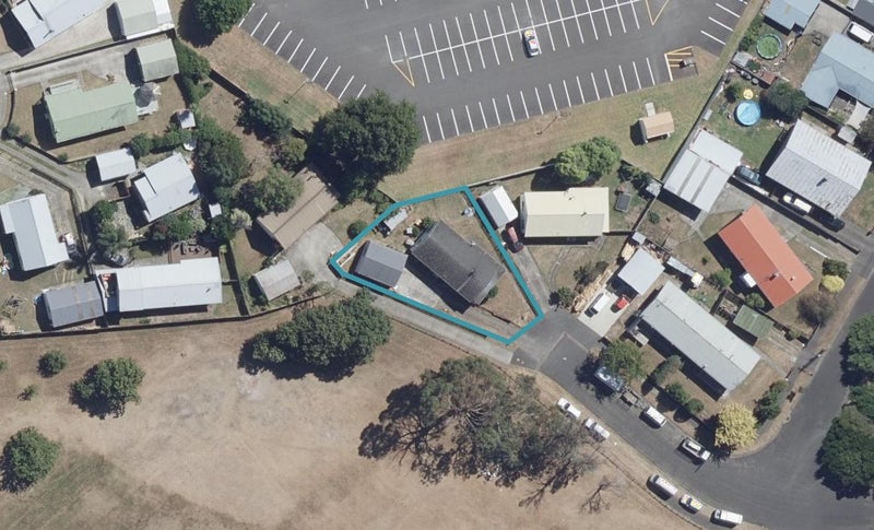 36 Larnach Street, St Andrews, Hamilton - Carousel 1