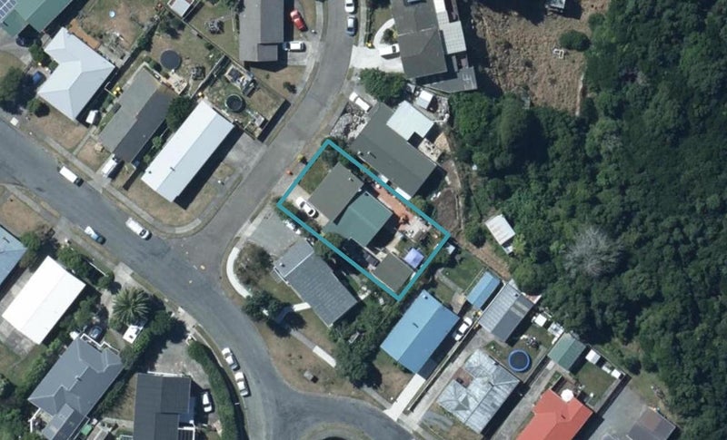 4 Lancewood Grove, Ranui, Porirua - Carousel 1
