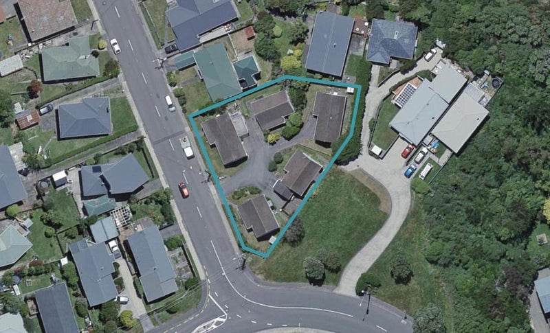 109 Beazley Avenue, Paparangi, Wellington - Carousel 1
