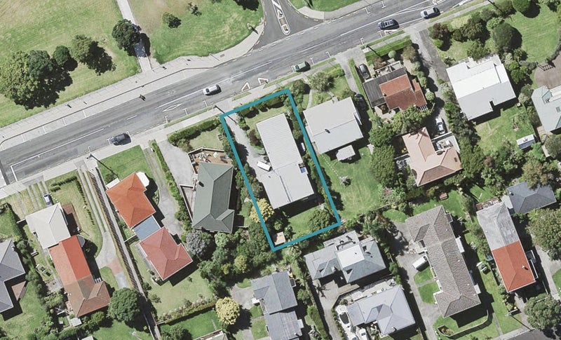 1/15 Winscombe Street, Belmont, Auckland - Carousel 1