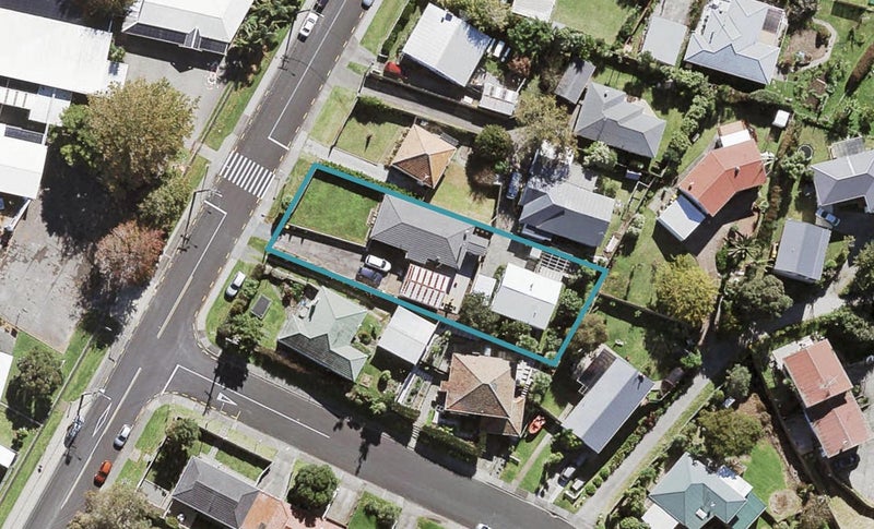 2/11 SALISBURY RD, Birkdale, Auckland - Carousel 1
