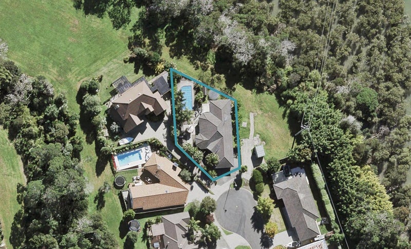 12 Samuel Cross Place, Greenhithe, Auckland - Carousel 1