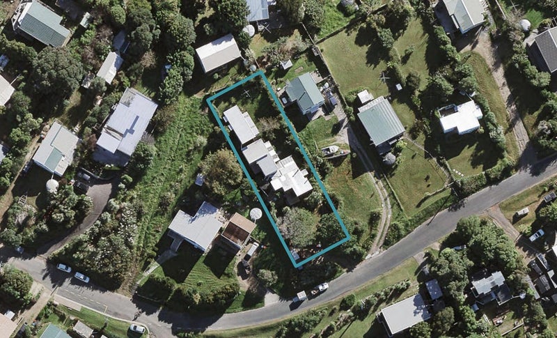 1 Wellington Road, Surfdale, Waiheke Island - Carousel 1
