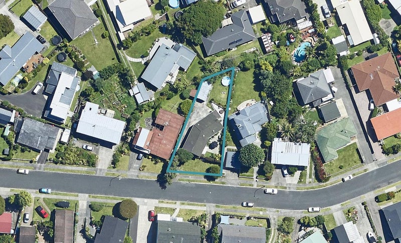 7 Sunny Bay Road, Matua, Tauranga - Carousel 1