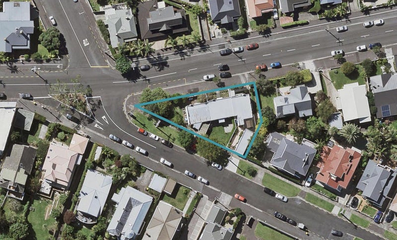 3/27 Calliope Road, Devonport, Auckland - Carousel 1