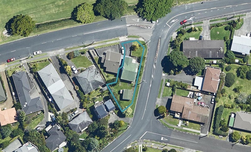 1 Grange Road, Otumoetai, Tauranga - Carousel 1
