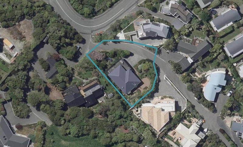 8 Gardenhill Lane, Redcliffs, Christchurch - Carousel 1