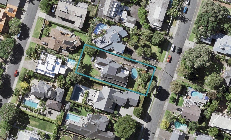 12 Tiri Road, Milford, Auckland - Carousel 1