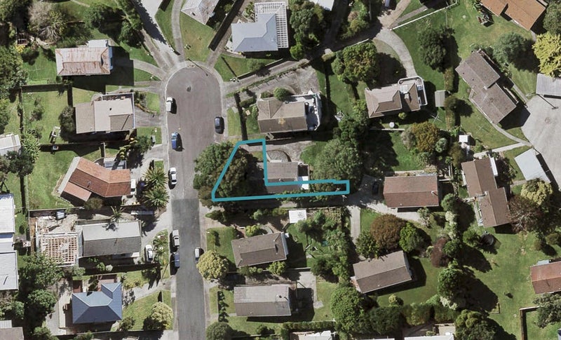 1/11 Celeste Place, Totara Vale, Auckland - Carousel 1