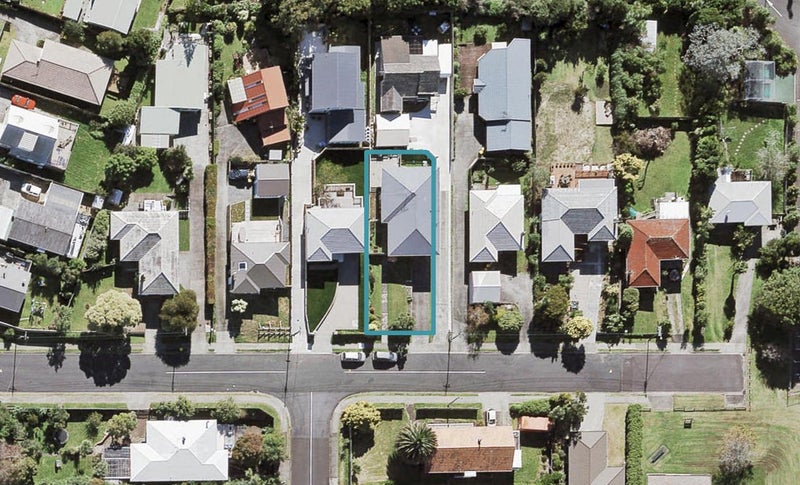 8 Maui Street, New Lynn, Auckland - Carousel 1