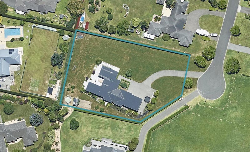 8 Molloy Rise, Pyes Pa, Tauranga - Carousel 1