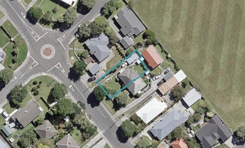 11 Guthrie Street, Waterloo, Lower Hutt - Carousel 1