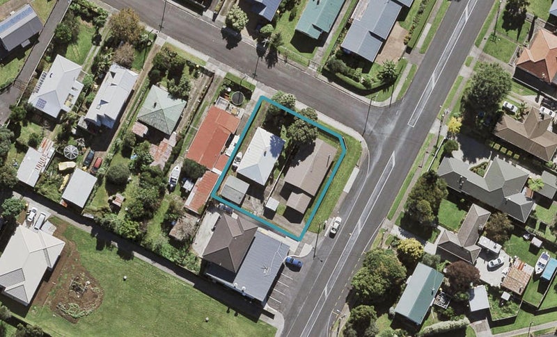 2/2 Kowhai Avenue, Māngere Bridge, Auckland - Carousel 1