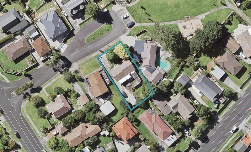 5 Hazelmay Place, Bucklands Beach, Auckland - Carousel 1