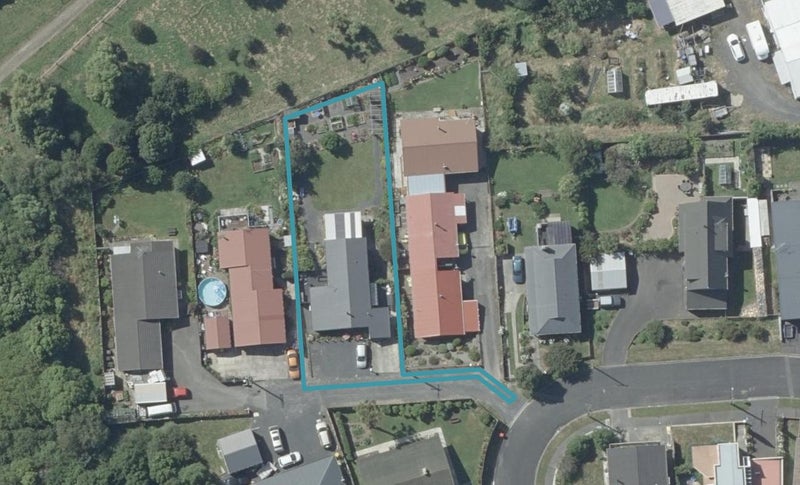 17 Clariton Avenue, Green Island, Dunedin - Carousel 1