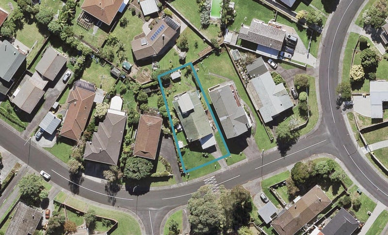1/6 Pakira Avenue, Glendene, Auckland - Carousel 1