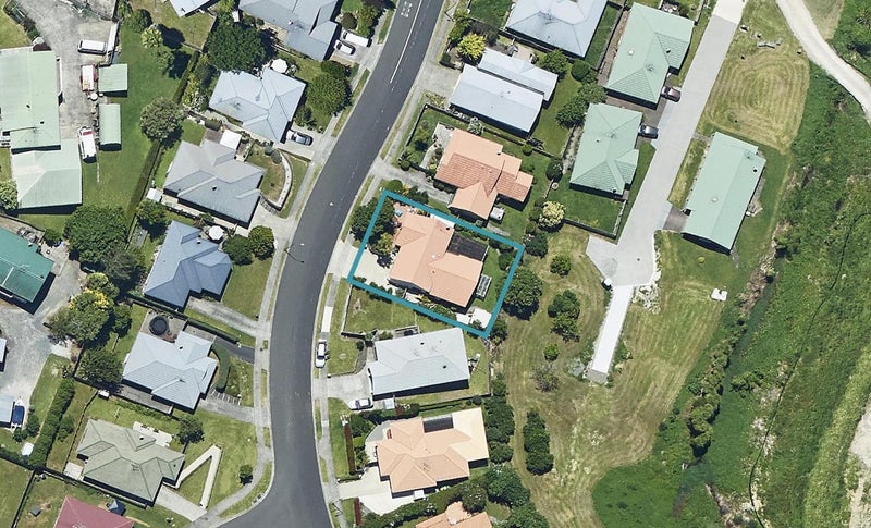 7 Sunvale Place, Gate Pa, Tauranga - Carousel 1