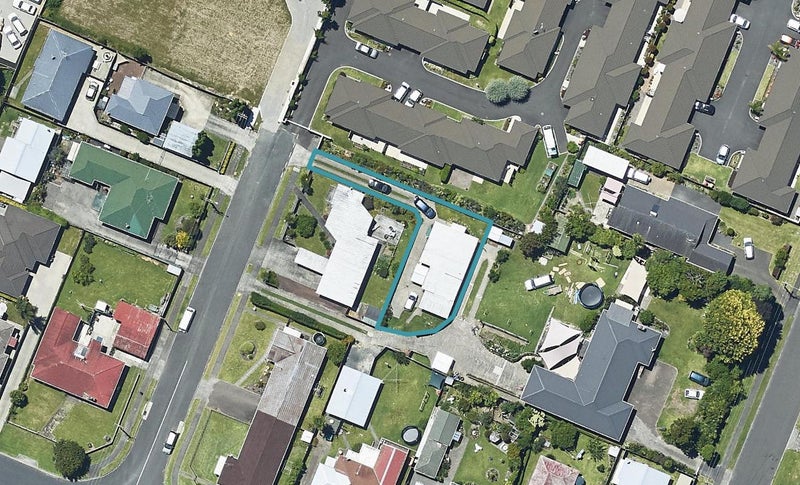 64A Manley Grove South, Gate Pa, Tauranga - Carousel 1